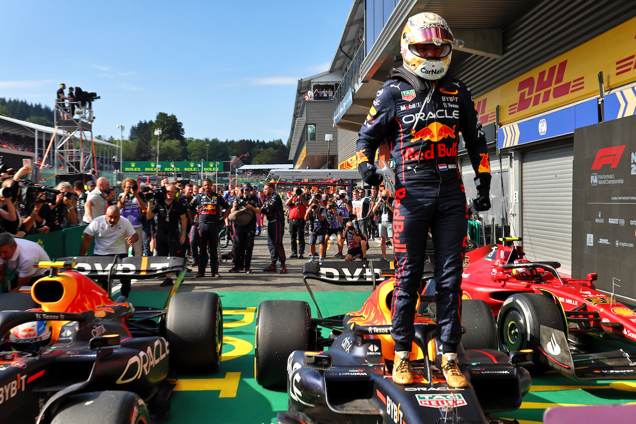 GP BELGIO, Gara winner Max Verstappen (NLD) Red Bull Racing celebrates in parc ferme.
28.08.2022. Formula 1 World Championship, Rd 14, Belgian Grand Prix, Spa Francorchamps, Belgium, Gara Day.
- www.xpbimages.com, EMail: requests@xpbimages.com © Copyright: Batchelor / XPB Images