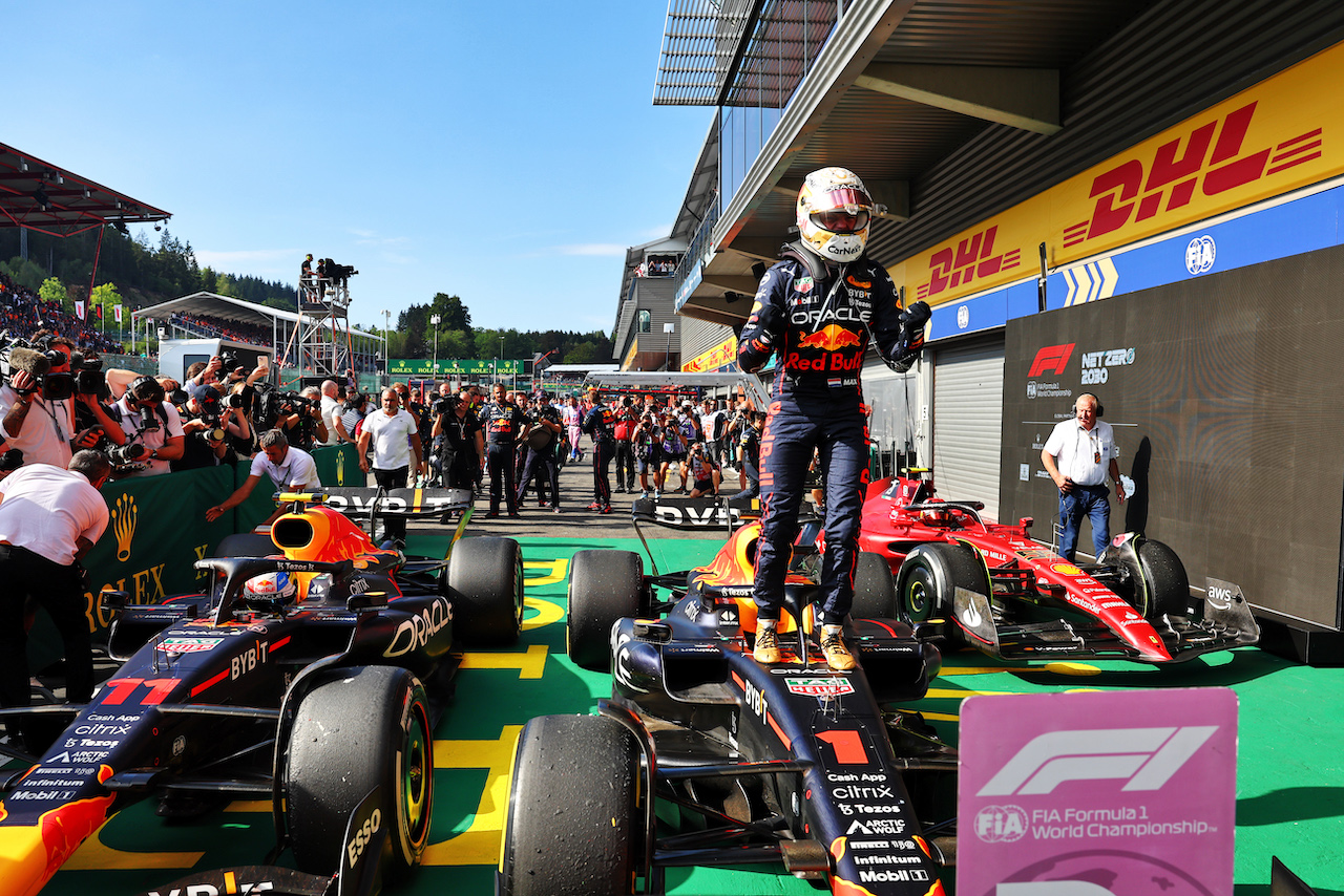 GP BELGIO, Gara winner Max Verstappen (NLD) Red Bull Racing celebrates in parc ferme.
28.08.2022. Formula 1 World Championship, Rd 14, Belgian Grand Prix, Spa Francorchamps, Belgium, Gara Day.
- www.xpbimages.com, EMail: requests@xpbimages.com © Copyright: Batchelor / XPB Images