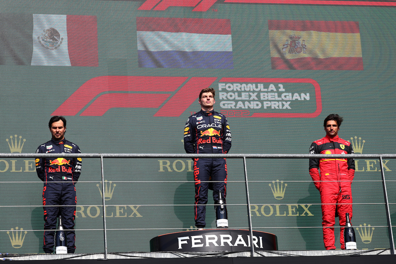 GP BELGIO, 1st place Max Verstappen (NLD) Red Bull Racing RB18, 2nd place Sergio Perez (MEX) Red Bull Racing RB18 e 3rd place Carlos Sainz Jr (ESP) Ferrari F1-75.
28.08.2022. Formula 1 World Championship, Rd 14, Belgian Grand Prix, Spa Francorchamps, Belgium, Gara Day.
- www.xpbimages.com, EMail: requests@xpbimages.com ¬© Copyright: Batchelor / XPB Images