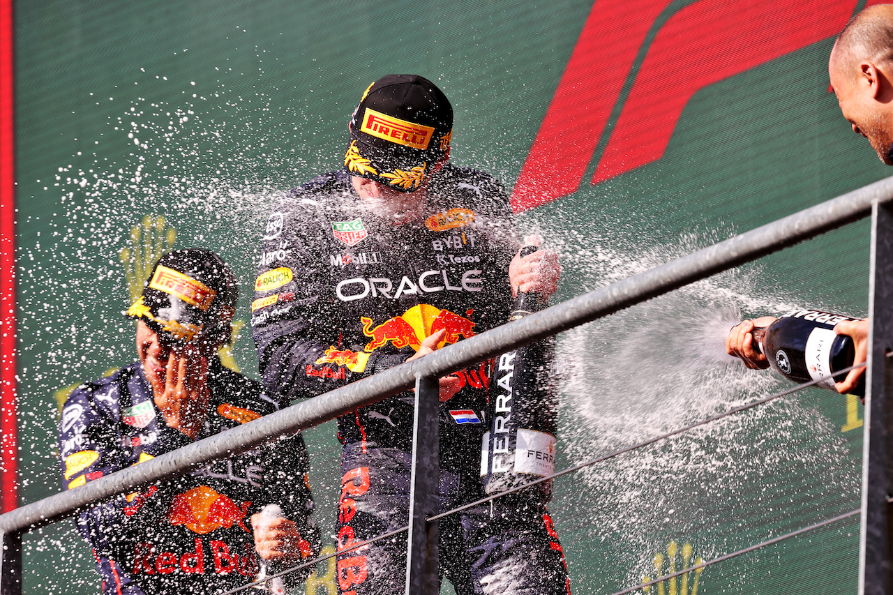 GP BELGIO, Gara winner Max Verstappen (NLD) Red Bull Racing celebrates on the podium.
28.08.2022. Formula 1 World Championship, Rd 14, Belgian Grand Prix, Spa Francorchamps, Belgium, Gara Day.
- www.xpbimages.com, EMail: requests@xpbimages.com © Copyright: Moy / XPB Images