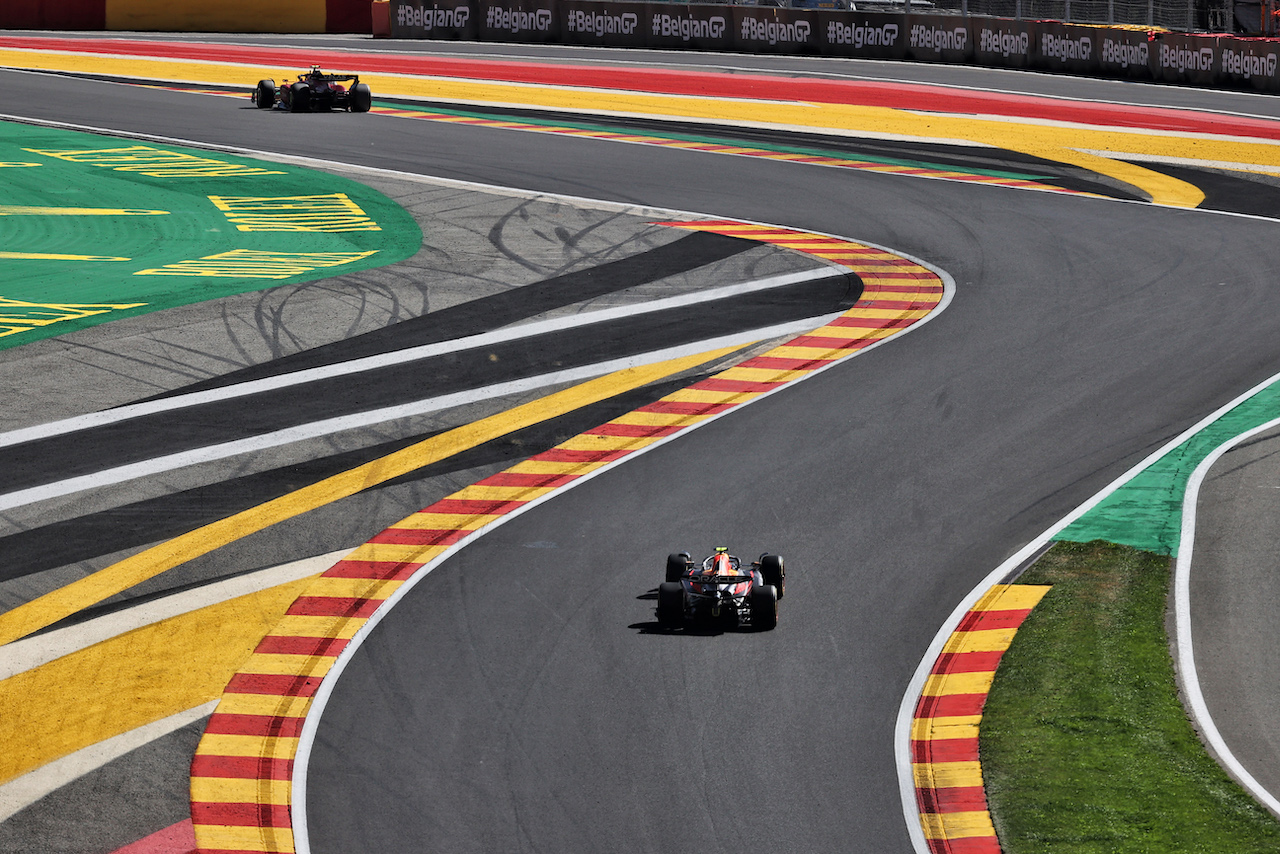 GP BELGIO, Sergio Perez (MEX) Red Bull Racing RB18.
28.08.2022. Formula 1 World Championship, Rd 14, Belgian Grand Prix, Spa Francorchamps, Belgium, Gara Day.
- www.xpbimages.com, EMail: requests@xpbimages.com © Copyright: Moy / XPB Images