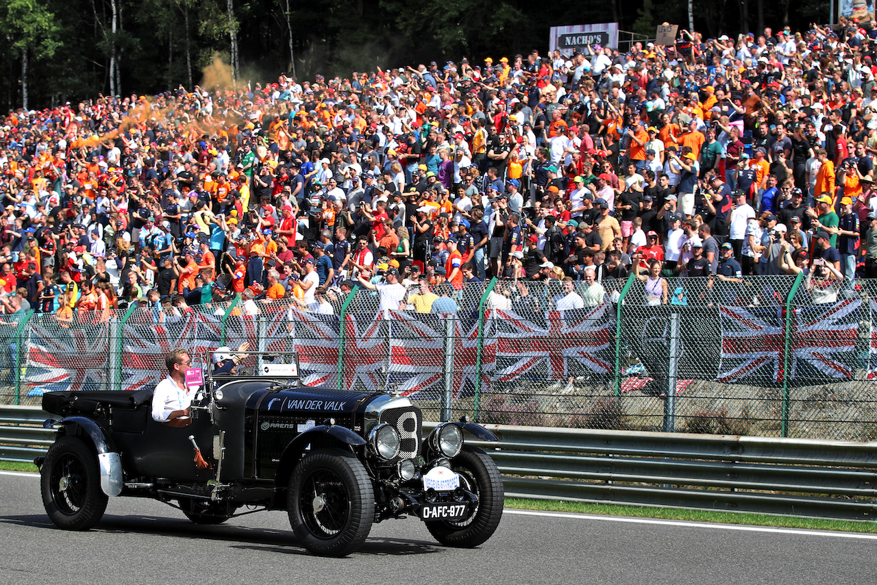 GP BELGIO, Nicholas Latifi (CDN) Williams Racing on the drivers parade.
28.08.2022. Formula 1 World Championship, Rd 14, Belgian Grand Prix, Spa Francorchamps, Belgium, Gara Day.
 - www.xpbimages.com, EMail: requests@xpbimages.com © Copyright: Coates / XPB Images