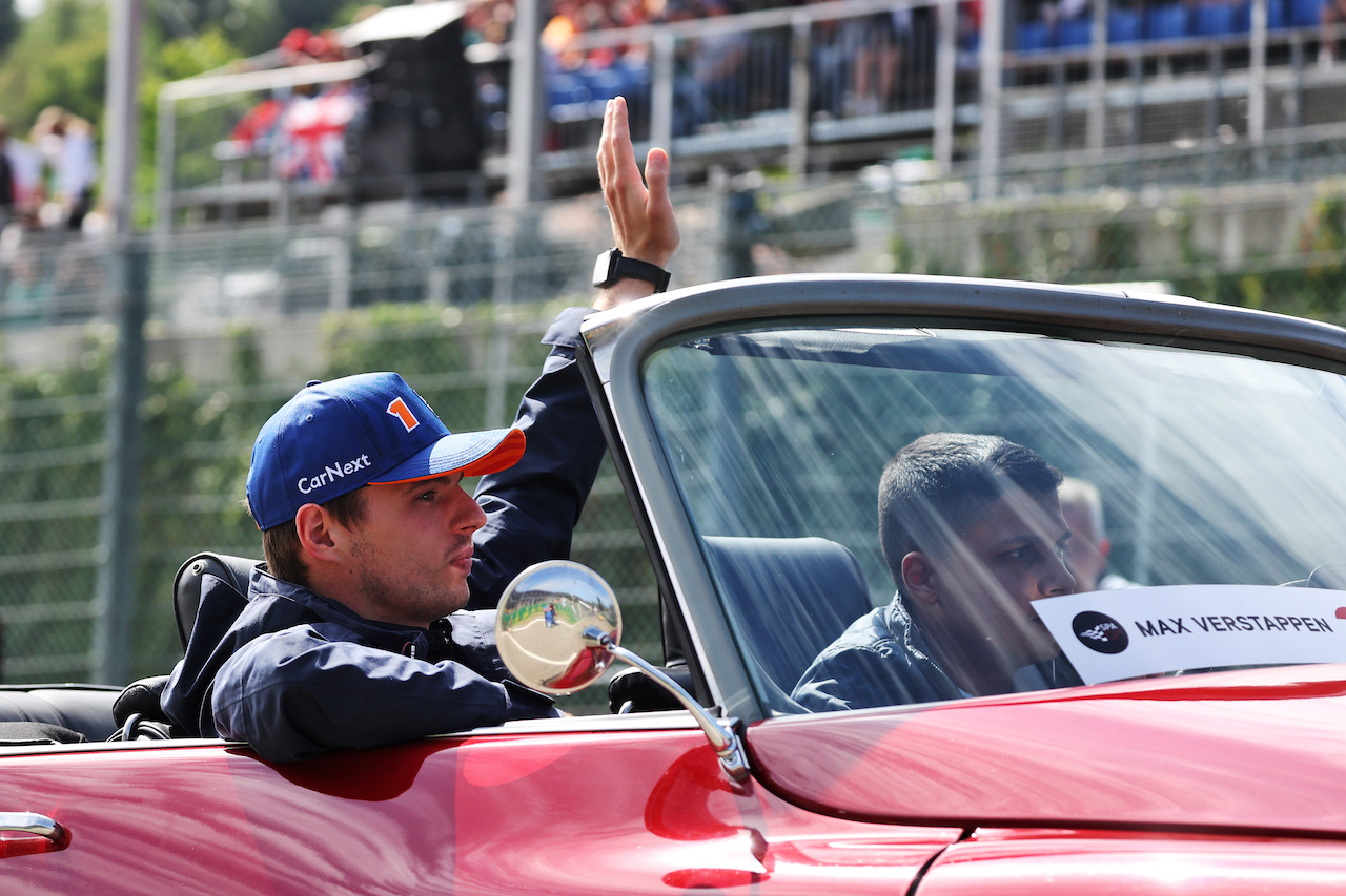 GP BELGIO, Max Verstappen (NLD) Red Bull Racing on the drivers parade.
28.08.2022. Formula 1 World Championship, Rd 14, Belgian Grand Prix, Spa Francorchamps, Belgium, Gara Day.
- www.xpbimages.com, EMail: requests@xpbimages.com © Copyright: Bearne / XPB Images