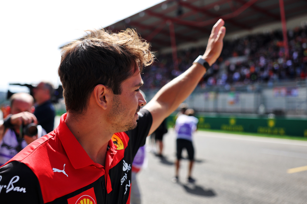 GP BELGIO, Charles Leclerc (MON) Ferrari on the drivers parade.
28.08.2022. Formula 1 World Championship, Rd 14, Belgian Grand Prix, Spa Francorchamps, Belgium, Gara Day.
- www.xpbimages.com, EMail: requests@xpbimages.com © Copyright: Bearne / XPB Images