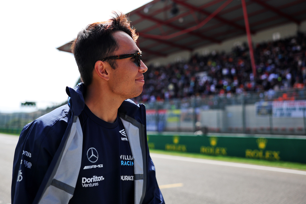 GP BELGIO, Alexander Albon (THA) Williams Racing on the drivers parade.
28.08.2022. Formula 1 World Championship, Rd 14, Belgian Grand Prix, Spa Francorchamps, Belgium, Gara Day.
- www.xpbimages.com, EMail: requests@xpbimages.com © Copyright: Bearne / XPB Images
