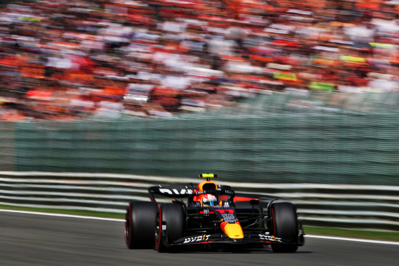 GP BELGIO, Sergio Perez (MEX) Red Bull Racing RB18.
28.08.2022. Formula 1 World Championship, Rd 14, Belgian Grand Prix, Spa Francorchamps, Belgium, Gara Day.
 - www.xpbimages.com, EMail: requests@xpbimages.com © Copyright: Coates / XPB Images