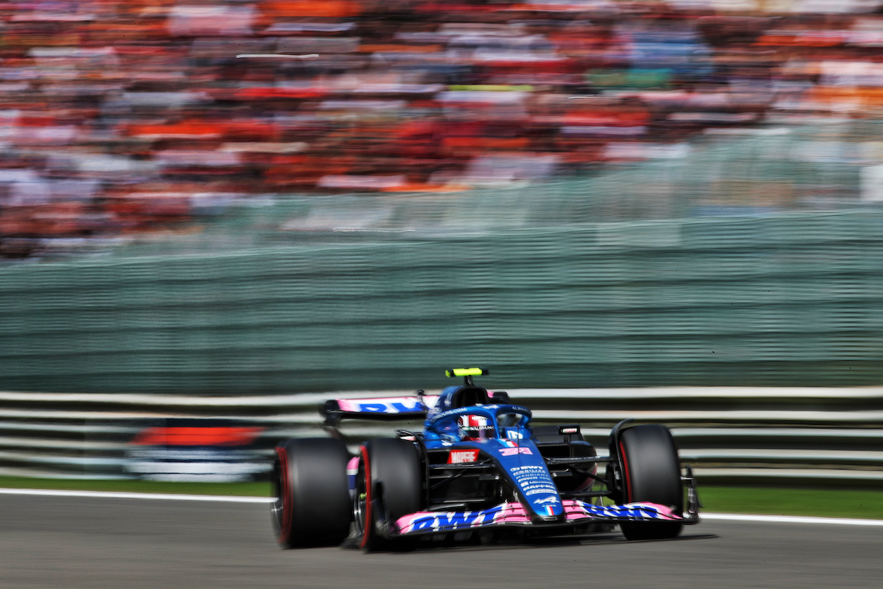 GP BELGIO, Esteban Ocon (FRA) Alpine F1 Team A522.
28.08.2022. Formula 1 World Championship, Rd 14, Belgian Grand Prix, Spa Francorchamps, Belgium, Gara Day.
 - www.xpbimages.com, EMail: requests@xpbimages.com © Copyright: Coates / XPB Images