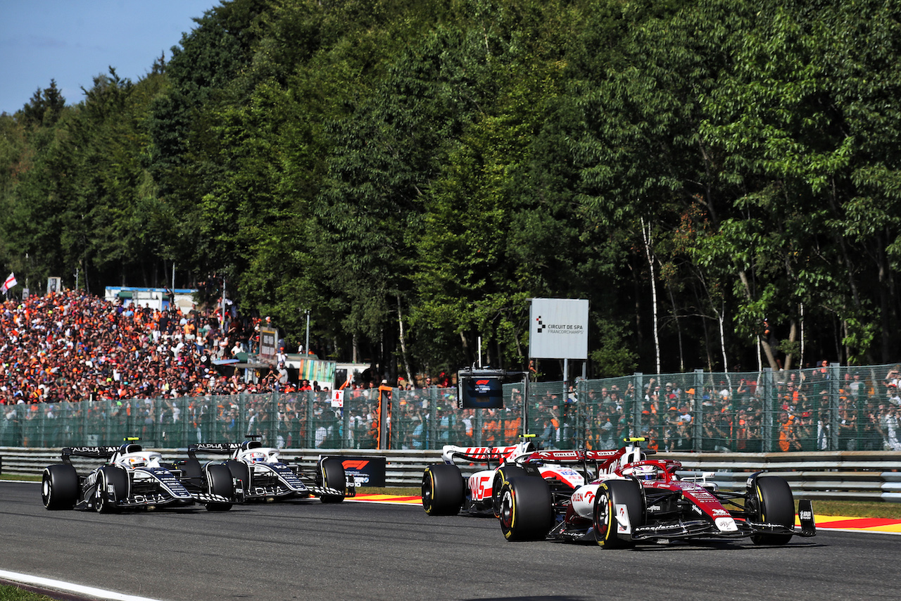 GP BELGIO, Guanyu Zhou (CHN) Alfa Romeo F1 Team C42 at the partenza of the race.
28.08.2022. Formula 1 World Championship, Rd 14, Belgian Grand Prix, Spa Francorchamps, Belgium, Gara Day.
 - www.xpbimages.com, EMail: requests@xpbimages.com © Copyright: Coates / XPB Images