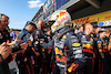 GP BELGIO, Gara winner Max Verstappen (NLD) Red Bull Racing celebrates with the team in parc ferme.
28.08.2022. Formula 1 World Championship, Rd 14, Belgian Grand Prix, Spa Francorchamps, Belgium, Gara Day.
- www.xpbimages.com, EMail: requests@xpbimages.com © Copyright: Moy / XPB Images