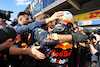 GP BELGIO, Sergio Perez (MEX) Red Bull Racing celebrates his second position with the team in parc ferme.
28.08.2022. Formula 1 World Championship, Rd 14, Belgian Grand Prix, Spa Francorchamps, Belgium, Gara Day.
- www.xpbimages.com, EMail: requests@xpbimages.com © Copyright: Moy / XPB Images