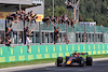 GP BELGIO, Gara winner Max Verstappen (NLD) Red Bull Racing RB18 takes the chequered flag at the end of the race.
28.08.2022. Formula 1 World Championship, Rd 14, Belgian Grand Prix, Spa Francorchamps, Belgium, Gara Day.
- www.xpbimages.com, EMail: requests@xpbimages.com © Copyright: Bearne / XPB Images