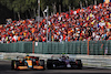 GP BELGIO, (L to R): Lando Norris (GBR) McLaren MCL36 e Guanyu Zhou (CHN) Alfa Romeo F1 Team C42 battle for position.
28.08.2022. Formula 1 World Championship, Rd 14, Belgian Grand Prix, Spa Francorchamps, Belgium, Gara Day.
 - www.xpbimages.com, EMail: requests@xpbimages.com © Copyright: Coates / XPB Images