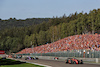 GP BELGIO, Carlos Sainz Jr (ESP) Ferrari F1-75 davanti a at the partenza of the race.
28.08.2022. Formula 1 World Championship, Rd 14, Belgian Grand Prix, Spa Francorchamps, Belgium, Gara Day.
 - www.xpbimages.com, EMail: requests@xpbimages.com © Copyright: Coates / XPB Images