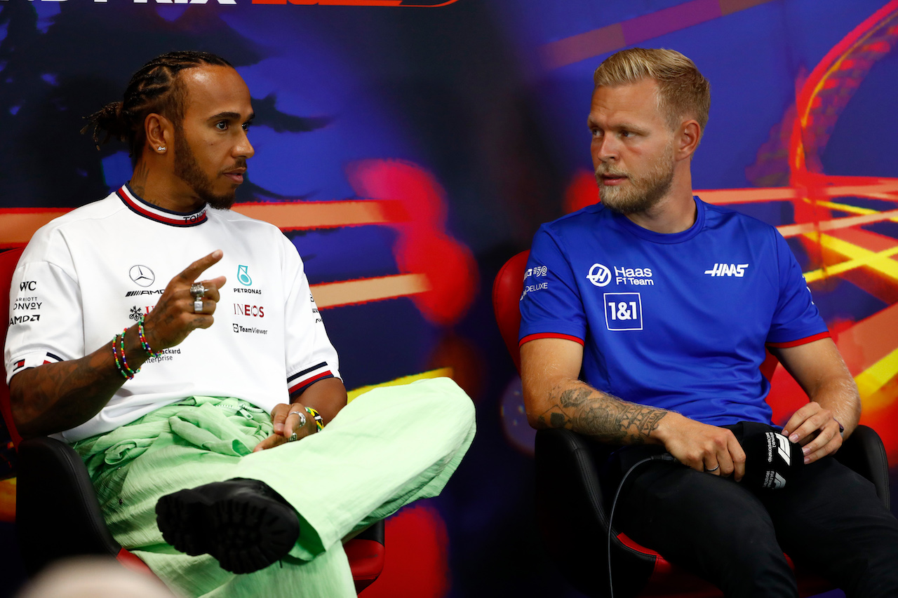 GP BELGIO, (L to R): Lewis Hamilton (GBR) Mercedes AMG F1 e Kevin Magnussen (DEN) Haas F1 Team in the FIA Press Conference.
25.08.2022. Formula 1 World Championship, Rd 14, Belgian Grand Prix, Spa Francorchamps, Belgium, Preparation Day.
- www.xpbimages.com, EMail: requests@xpbimages.com © Copyright: XPB Images