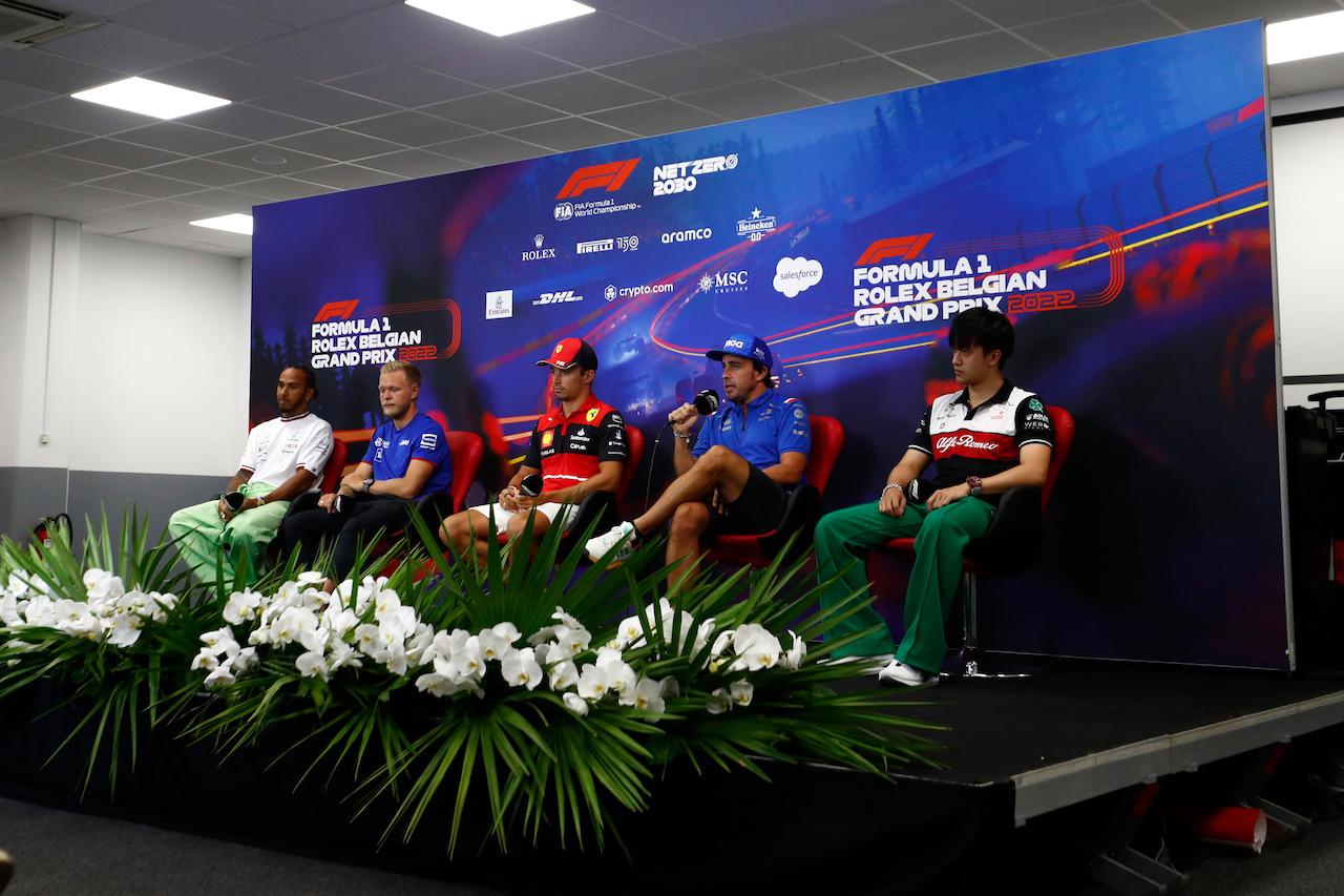 GP BELGIO, (L to R): Lewis Hamilton (GBR) Mercedes AMG F1; Kevin Magnussen (DEN) Haas F1 Team; Charles Leclerc (MON) Ferrari; Fernando Alonso (ESP) Alpine F1 Team; e Guanyu Zhou (CHN) Alfa Romeo F1 Team, in the FIA Press Conference.
25.08.2022. Formula 1 World Championship, Rd 14, Belgian Grand Prix, Spa Francorchamps, Belgium, Preparation Day.
- www.xpbimages.com, EMail: requests@xpbimages.com © Copyright: XPB Images