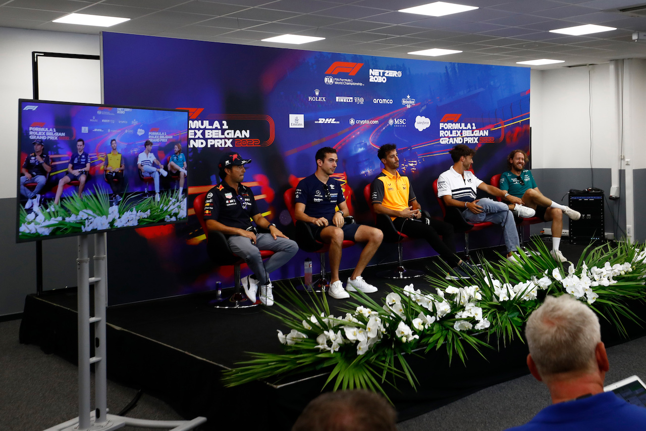 GP BELGIO, (L to R): Sergio Perez (MEX) Red Bull Racing; Nicholas Latifi (CDN) Williams Racing; Daniel Ricciardo (AUS) McLaren; Pierre Gasly (FRA) AlphaTauri; e Sebastian Vettel (GER) Aston Martin F1 Team in the FIA Press Conference.
25.08.2022. Formula 1 World Championship, Rd 14, Belgian Grand Prix, Spa Francorchamps, Belgium, Preparation Day.
- www.xpbimages.com, EMail: requests@xpbimages.com © Copyright: XPB Images
