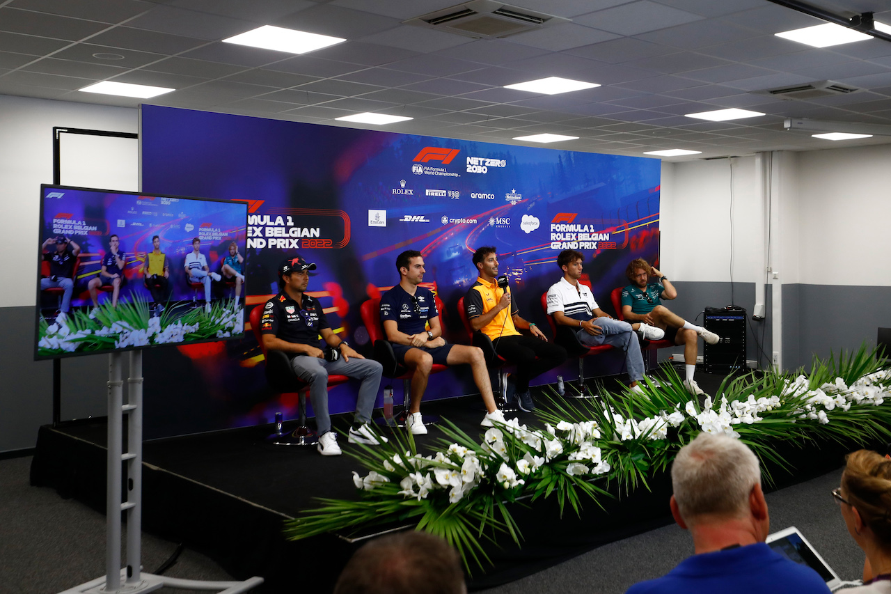 GP BELGIO, (L to R): Sergio Perez (MEX) Red Bull Racing; Nicholas Latifi (CDN) Williams Racing; Daniel Ricciardo (AUS) McLaren; Pierre Gasly (FRA) AlphaTauri; e Sebastian Vettel (GER) Aston Martin F1 Team in the FIA Press Conference.
25.08.2022. Formula 1 World Championship, Rd 14, Belgian Grand Prix, Spa Francorchamps, Belgium, Preparation Day.
- www.xpbimages.com, EMail: requests@xpbimages.com © Copyright: XPB Images
