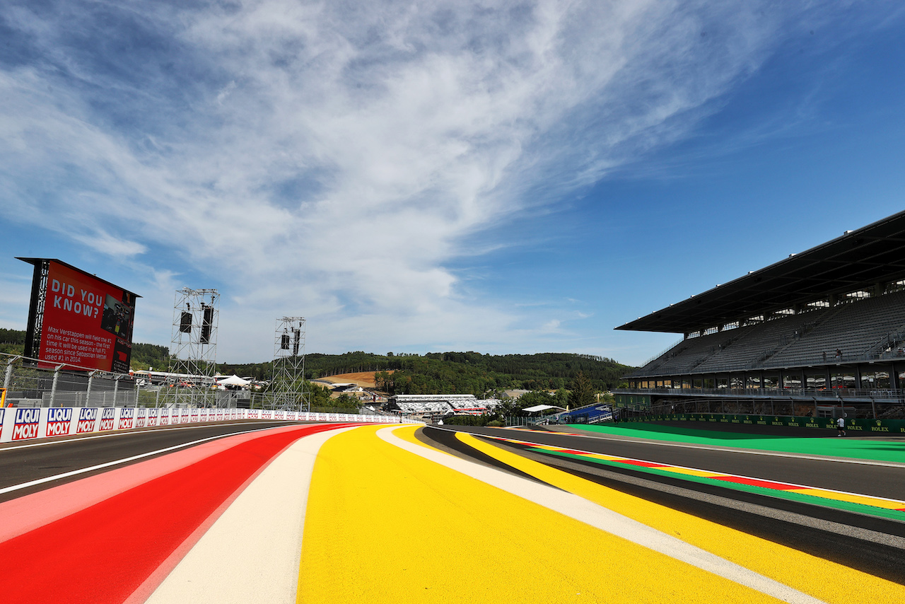 GP BELGIO, Circuit Atmosfera - Eau Rouge / Raidillon.
25.08.2022. Formula 1 World Championship, Rd 14, Belgian Grand Prix, Spa Francorchamps, Belgium, Preparation Day.
- www.xpbimages.com, EMail: requests@xpbimages.com © Copyright: Moy / XPB Images