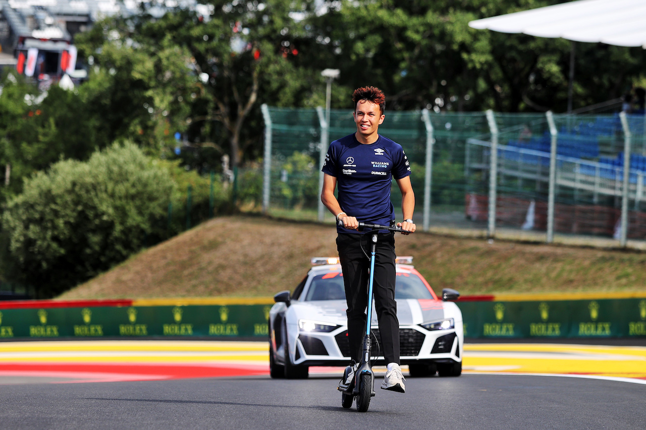 GP BELGIO, Esteban Ocon (FRA) Alpine F1 Team rides the circuit.
25.08.2022. Formula 1 World Championship, Rd 14, Belgian Grand Prix, Spa Francorchamps, Belgium, Preparation Day.
- www.xpbimages.com, EMail: requests@xpbimages.com © Copyright: Moy / XPB Images