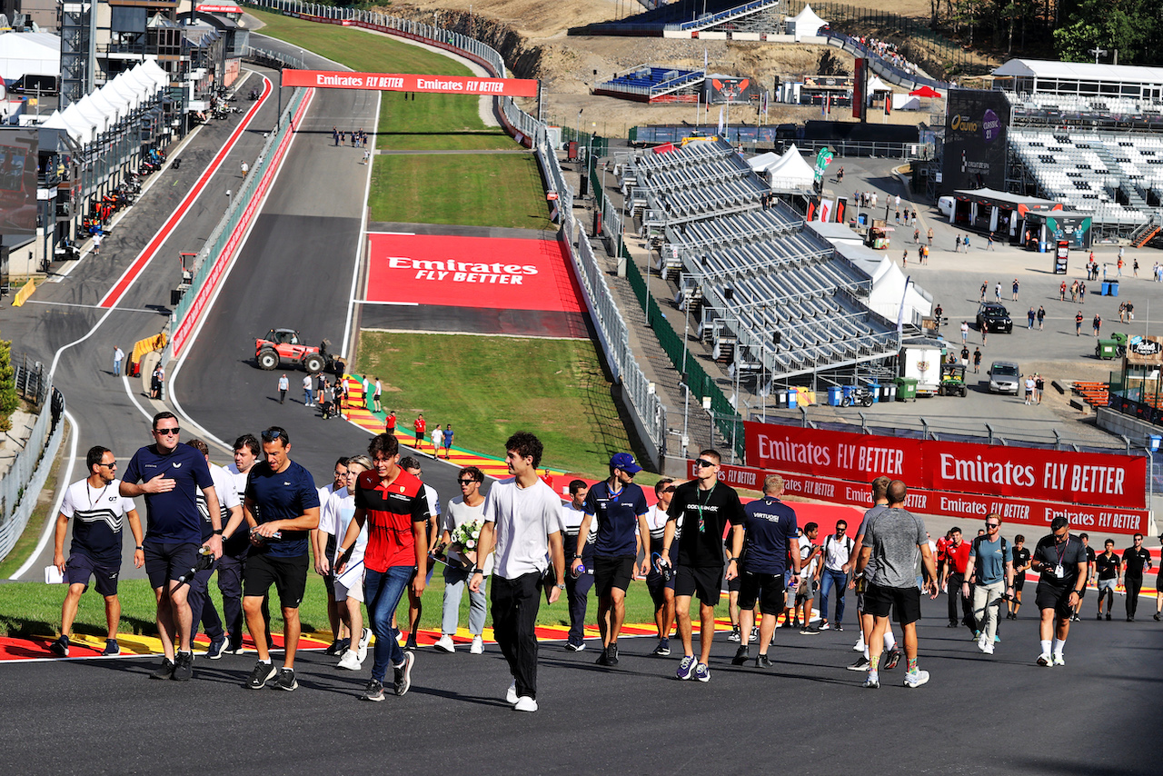 GP BELGIO, Circuit Atmosfera - teams e drivers walk the circuit.
25.08.2022. Formula 1 World Championship, Rd 14, Belgian Grand Prix, Spa Francorchamps, Belgium, Preparation Day.
- www.xpbimages.com, EMail: requests@xpbimages.com © Copyright: Moy / XPB Images