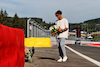 GP BELGIO, Pierre Gasly (FRA) AlphaTauri pays his respects to Anthoine Hubert.
25.08.2022. Formula 1 World Championship, Rd 14, Belgian Grand Prix, Spa Francorchamps, Belgium, Preparation Day.
- www.xpbimages.com, EMail: requests@xpbimages.com © Copyright: Moy / XPB Images