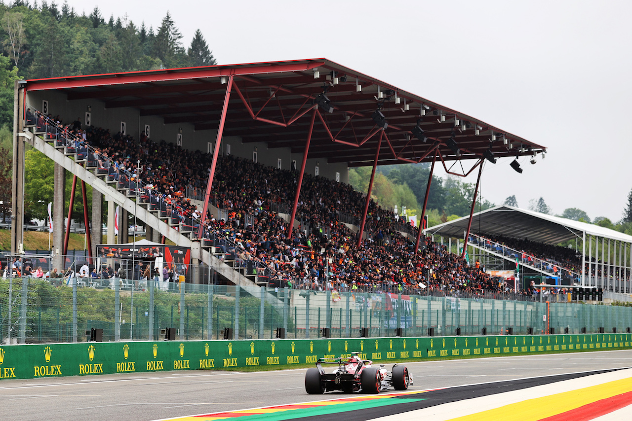 GP BELGIO, Guanyu Zhou (CHN) Alfa Romeo F1 Team C42.
27.08.2022. Formula 1 World Championship, Rd 14, Belgian Grand Prix, Spa Francorchamps, Belgium, Qualifiche Day.
- www.xpbimages.com, EMail: requests@xpbimages.com © Copyright: Moy / XPB Images