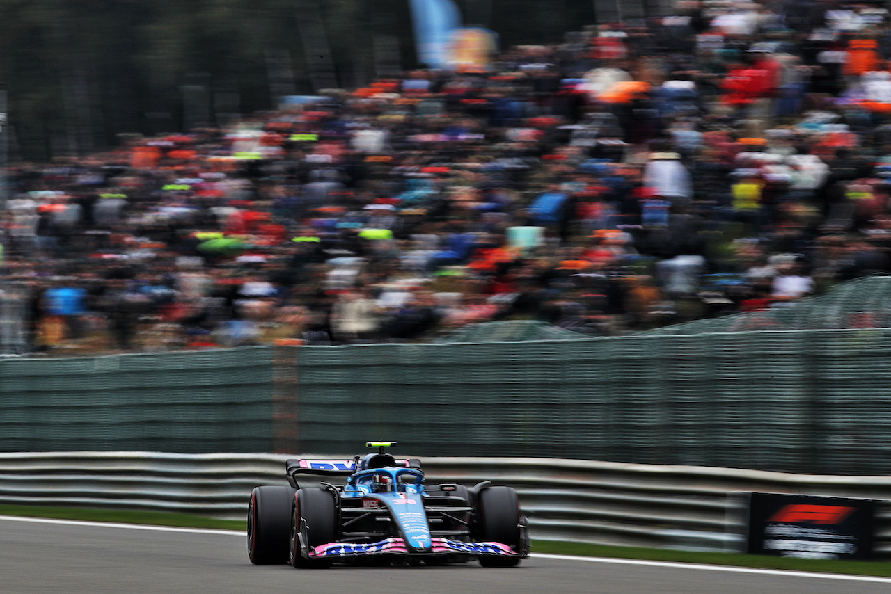 GP BELGIO, Esteban Ocon (FRA) Alpine F1 Team A522.
27.08.2022. Formula 1 World Championship, Rd 14, Belgian Grand Prix, Spa Francorchamps, Belgium, Qualifiche Day.
 - www.xpbimages.com, EMail: requests@xpbimages.com © Copyright: Coates / XPB Images