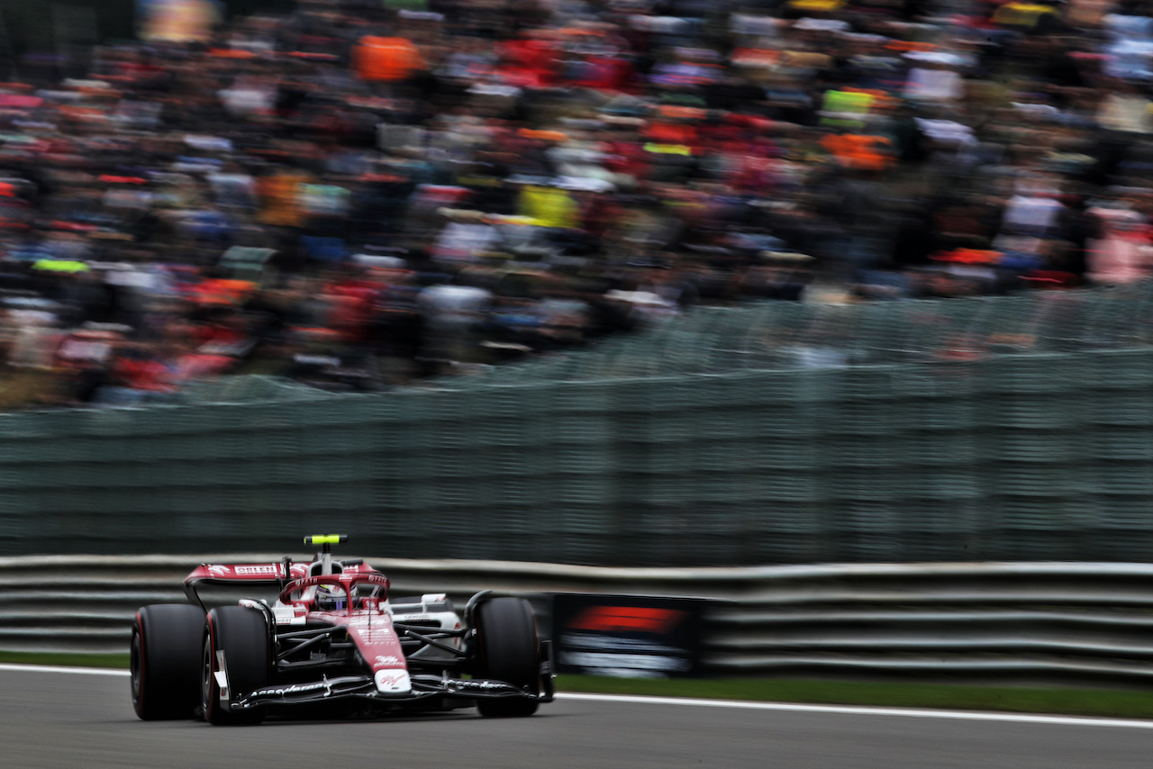 GP BELGIO, Guanyu Zhou (CHN) Alfa Romeo F1 Team C42.
27.08.2022. Formula 1 World Championship, Rd 14, Belgian Grand Prix, Spa Francorchamps, Belgium, Qualifiche Day.
 - www.xpbimages.com, EMail: requests@xpbimages.com © Copyright: Coates / XPB Images