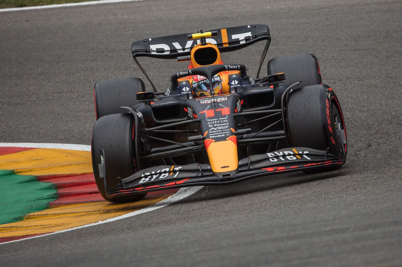 GP BELGIO, Sergio Perez (MEX) Red Bull Racing RB18.
27.08.2022. Formula 1 World Championship, Rd 14, Belgian Grand Prix, Spa Francorchamps, Belgium, Qualifiche Day.
- www.xpbimages.com, EMail: requests@xpbimages.com © Copyright: Bearne / XPB Images
