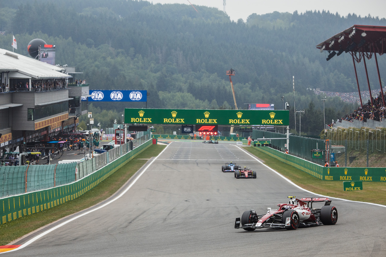 GP BELGIO, Guanyu Zhou (CHN) Alfa Romeo F1 Team C42.
27.08.2022. Formula 1 World Championship, Rd 14, Belgian Grand Prix, Spa Francorchamps, Belgium, Qualifiche Day.
- www.xpbimages.com, EMail: requests@xpbimages.com © Copyright: Bearne / XPB Images