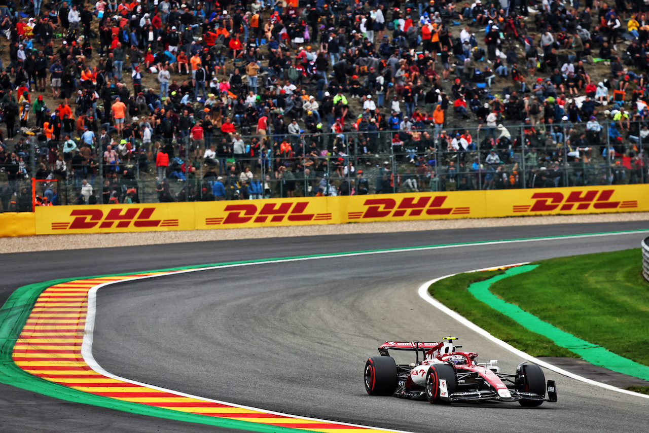 GP BELGIO, Guanyu Zhou (CHN) Alfa Romeo F1 Team C42.
27.08.2022. Formula 1 World Championship, Rd 14, Belgian Grand Prix, Spa Francorchamps, Belgium, Qualifiche Day.
- www.xpbimages.com, EMail: requests@xpbimages.com © Copyright: Batchelor / XPB Images