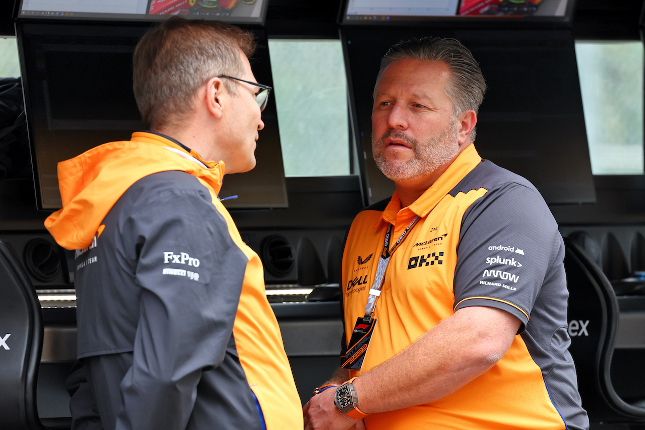 GP BELGIO, (L to R): Andreas Seidl, McLaren Managing Director with Zak Brown (USA) McLaren Executive Director.
27.08.2022. Formula 1 World Championship, Rd 14, Belgian Grand Prix, Spa Francorchamps, Belgium, Qualifiche Day.
- www.xpbimages.com, EMail: requests@xpbimages.com © Copyright: Batchelor / XPB Images