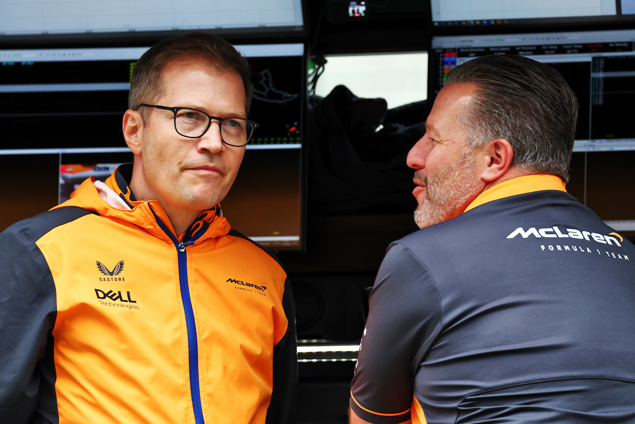 GP BELGIO, (L to R): Andreas Seidl, McLaren Managing Director with Zak Brown (USA) McLaren Executive Director.
27.08.2022. Formula 1 World Championship, Rd 14, Belgian Grand Prix, Spa Francorchamps, Belgium, Qualifiche Day.
- www.xpbimages.com, EMail: requests@xpbimages.com © Copyright: Batchelor / XPB Images