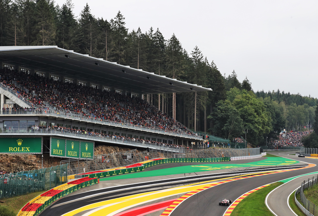 GP BELGIO, Guanyu Zhou (CHN) Alfa Romeo F1 Team C42.
27.08.2022. Formula 1 World Championship, Rd 14, Belgian Grand Prix, Spa Francorchamps, Belgium, Qualifiche Day.
 - www.xpbimages.com, EMail: requests@xpbimages.com © Copyright: Coates / XPB Images