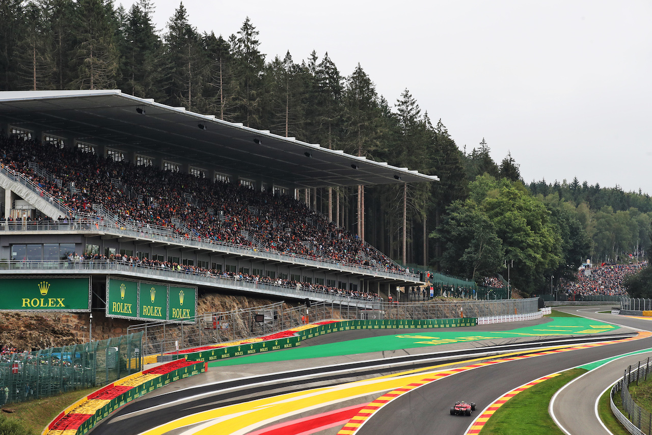 GP BELGIO, Carlos Sainz Jr (ESP) Ferrari F1-75.
27.08.2022. Formula 1 World Championship, Rd 14, Belgian Grand Prix, Spa Francorchamps, Belgium, Qualifiche Day.
 - www.xpbimages.com, EMail: requests@xpbimages.com © Copyright: Coates / XPB Images