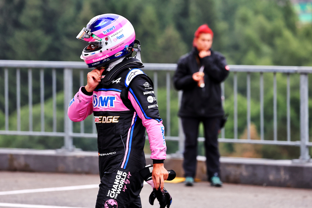 GP BELGIO, Fernando Alonso (ESP) Alpine F1 Team in qualifying parc ferme.
27.08.2022. Formula 1 World Championship, Rd 14, Belgian Grand Prix, Spa Francorchamps, Belgium, Qualifiche Day.
- www.xpbimages.com, EMail: requests@xpbimages.com © Copyright: Batchelor / XPB Images