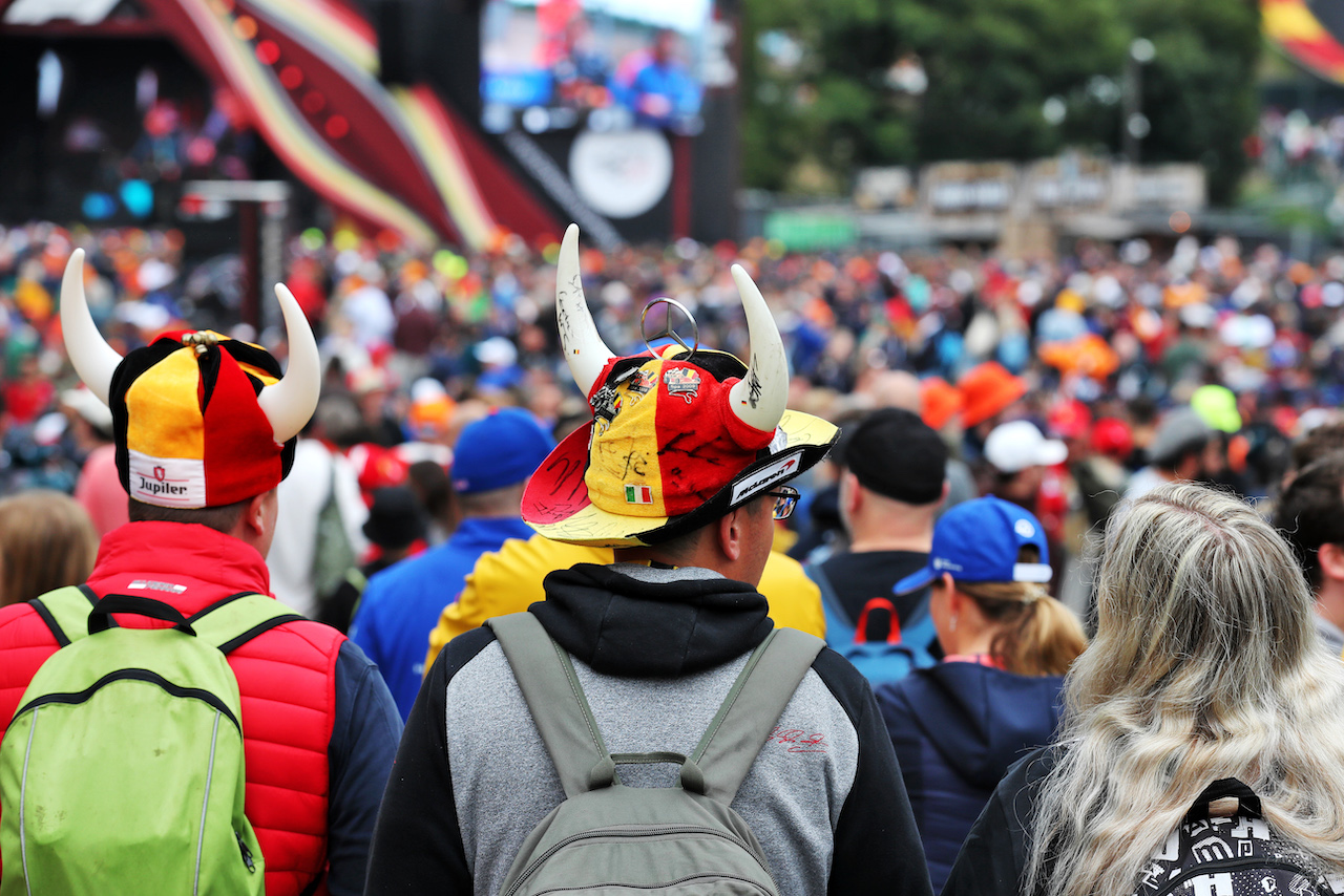 GP BELGIO, Circuit Atmosfera - fans.
27.08.2022. Formula 1 World Championship, Rd 14, Belgian Grand Prix, Spa Francorchamps, Belgium, Qualifiche Day.
 - www.xpbimages.com, EMail: requests@xpbimages.com © Copyright: Coates / XPB Images