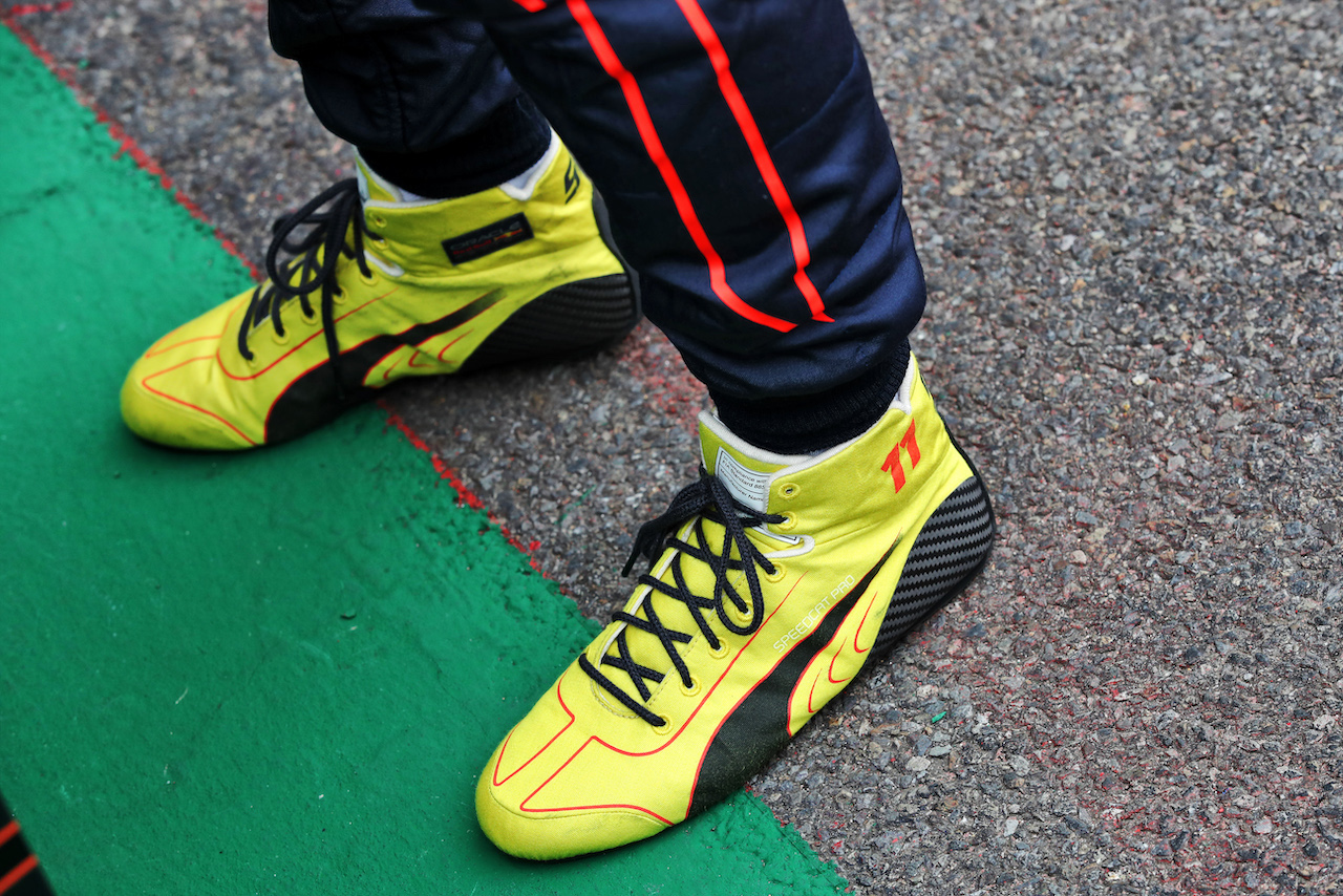 GP BELGIO, Sergio Perez (MEX) Red Bull Racing - racing boots.
27.08.2022. Formula 1 World Championship, Rd 14, Belgian Grand Prix, Spa Francorchamps, Belgium, Qualifiche Day.
 - www.xpbimages.com, EMail: requests@xpbimages.com © Copyright: Coates / XPB Images