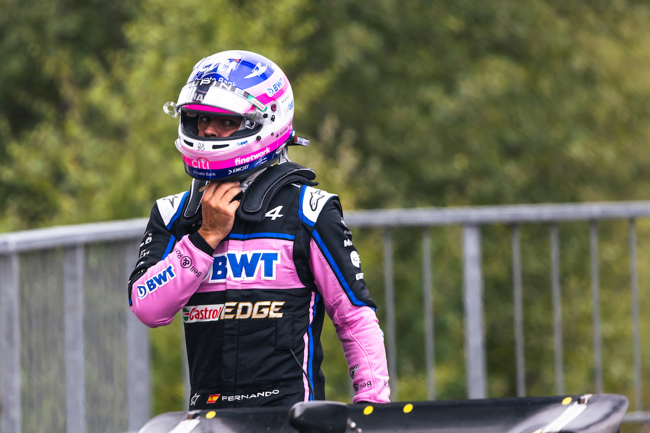 GP BELGIO, Fernando Alonso (ESP) Alpine F1 Team in qualifying parc ferme.
27.08.2022. Formula 1 World Championship, Rd 14, Belgian Grand Prix, Spa Francorchamps, Belgium, Qualifiche Day.
- www.xpbimages.com, EMail: requests@xpbimages.com © Copyright: Bearne / XPB Images