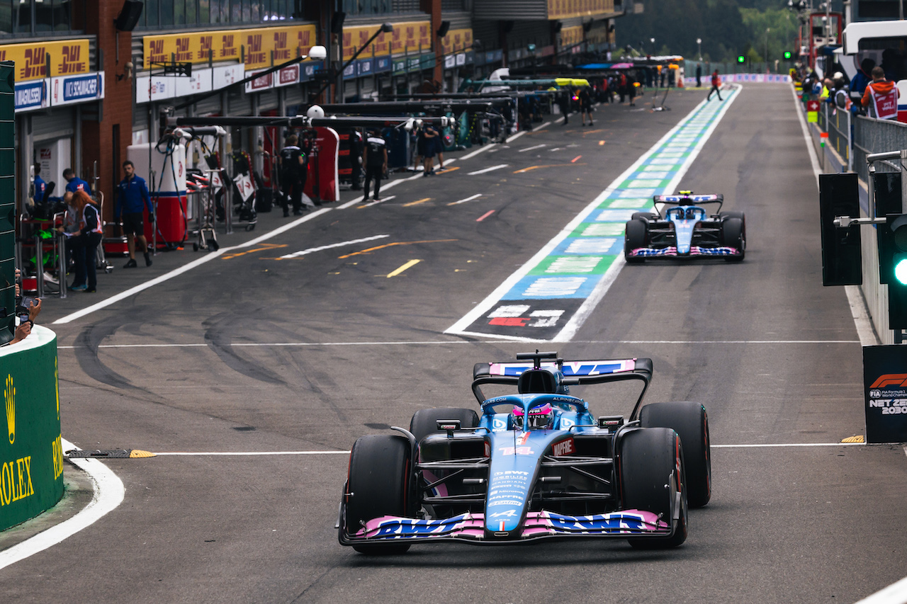 GP BELGIO, Fernando Alonso (ESP) Alpine F1 Team A522 leaves the pits.
27.08.2022. Formula 1 World Championship, Rd 14, Belgian Grand Prix, Spa Francorchamps, Belgium, Qualifiche Day.
- www.xpbimages.com, EMail: requests@xpbimages.com © Copyright: Bearne / XPB Images