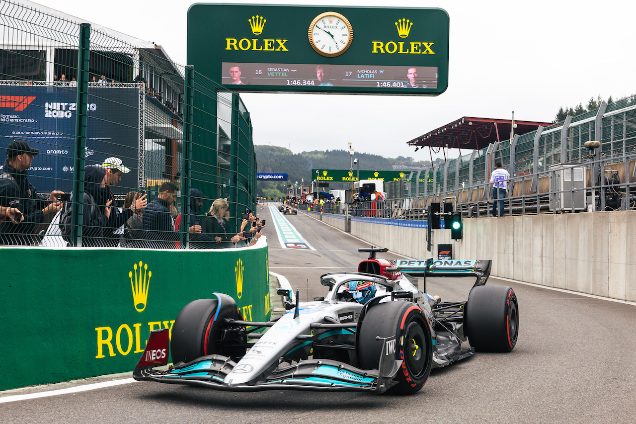 GP BELGIO, George Russell (GBR) Mercedes AMG F1 W13 leaves the pits.
27.08.2022. Formula 1 World Championship, Rd 14, Belgian Grand Prix, Spa Francorchamps, Belgium, Qualifiche Day.
- www.xpbimages.com, EMail: requests@xpbimages.com © Copyright: Bearne / XPB Images
