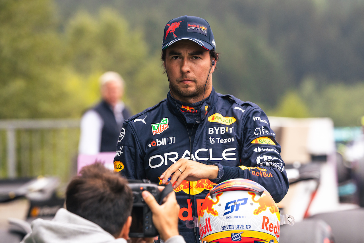 GP BELGIO, Sergio Perez (MEX) Red Bull Racing in qualifying parc ferme.
27.08.2022. Formula 1 World Championship, Rd 14, Belgian Grand Prix, Spa Francorchamps, Belgium, Qualifiche Day.
- www.xpbimages.com, EMail: requests@xpbimages.com © Copyright: Bearne / XPB Images