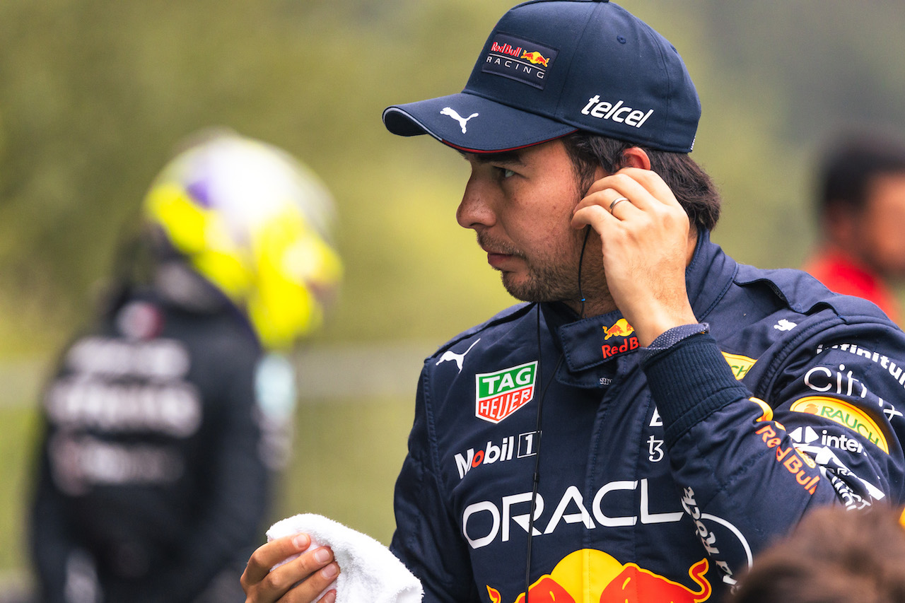 GP BELGIO, Sergio Perez (MEX) Red Bull Racing in qualifying parc ferme.
27.08.2022. Formula 1 World Championship, Rd 14, Belgian Grand Prix, Spa Francorchamps, Belgium, Qualifiche Day.
- www.xpbimages.com, EMail: requests@xpbimages.com © Copyright: Bearne / XPB Images