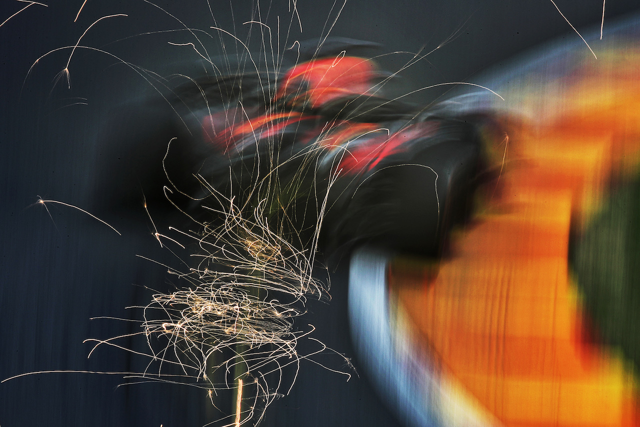 GP BELGIO, Max Verstappen (NLD) Red Bull Racing RB18 sends sparks flying.
27.08.2022. Formula 1 World Championship, Rd 14, Belgian Grand Prix, Spa Francorchamps, Belgium, Qualifiche Day.
 - www.xpbimages.com, EMail: requests@xpbimages.com © Copyright: Coates / XPB Images