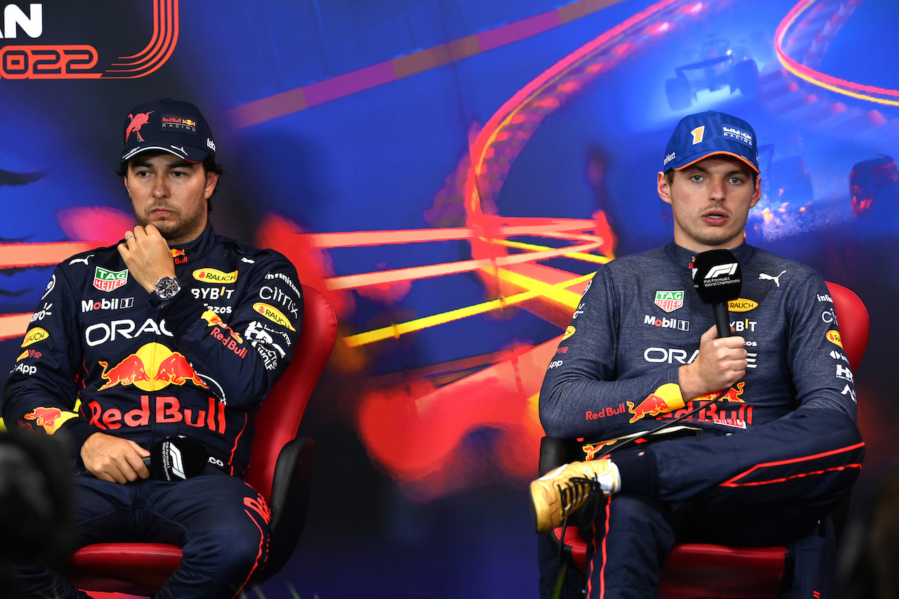 GP BELGIO, (L to R): Sergio Perez (MEX) Red Bull Racing e Max Verstappen (NLD) Red Bull Racing in the FIA Press Conference.
27.08.2022. Formula 1 World Championship, Rd 14, Belgian Grand Prix, Spa Francorchamps, Belgium, Qualifiche Day.
- www.xpbimages.com, EMail: requests@xpbimages.com © Copyright: XPB Images