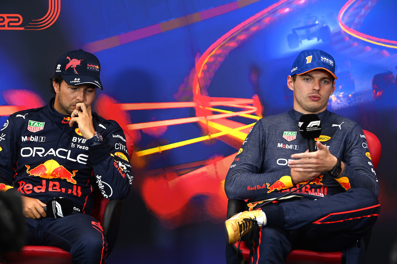 GP BELGIO, (L to R): Sergio Perez (MEX) Red Bull Racing e Max Verstappen (NLD) Red Bull Racing in the FIA Press Conference.
27.08.2022. Formula 1 World Championship, Rd 14, Belgian Grand Prix, Spa Francorchamps, Belgium, Qualifiche Day.
- www.xpbimages.com, EMail: requests@xpbimages.com © Copyright: XPB Images