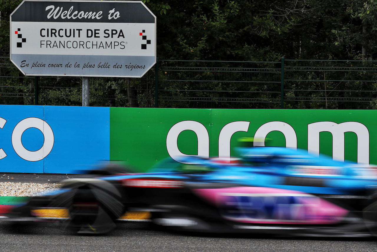 GP BELGIO, Esteban Ocon (FRA) Alpine F1 Team A522.
27.08.2022. Formula 1 World Championship, Rd 14, Belgian Grand Prix, Spa Francorchamps, Belgium, Qualifiche Day.
 - www.xpbimages.com, EMail: requests@xpbimages.com © Copyright: Coates / XPB Images