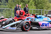 GP BELGIO, Esteban Ocon (FRA) Alpine F1 Team A522 e Charles Leclerc (MON) Ferrari F1-75 in parc ferme.
27.08.2022. Formula 1 World Championship, Rd 14, Belgian Grand Prix, Spa Francorchamps, Belgium, Qualifiche Day.
 - www.xpbimages.com, EMail: requests@xpbimages.com © Copyright: Coates / XPB Images