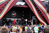GP BELGIO, Circuit Atmosfera - (L to R): Esteban Ocon (FRA) Alpine F1 Team e Fernando Alonso (ESP) Alpine F1 Team on the FanZone stage.
27.08.2022. Formula 1 World Championship, Rd 14, Belgian Grand Prix, Spa Francorchamps, Belgium, Qualifiche Day.
 - www.xpbimages.com, EMail: requests@xpbimages.com © Copyright: Coates / XPB Images