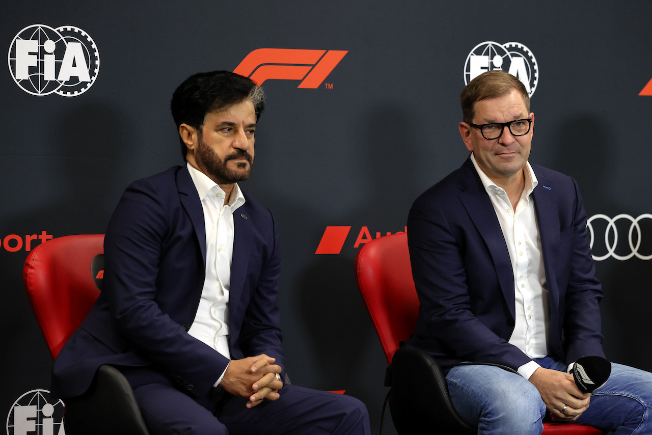 GP BELGIO, (L to R): Mohammed Bin Sulayem (UAE) FIA President e Markus Duesman (GER) Audi Chief Executive Officer - at a press conference announcing that Audi has officially registered as an F1 engine manufacturer for the 2026 regulations.
26.08.2022. Formula 1 World Championship, Rd 14, Belgian Grand Prix, Spa Francorchamps, Belgium, Practice Day.
- www.xpbimages.com, EMail: requests@xpbimages.com © Copyright: Moy / XPB Images